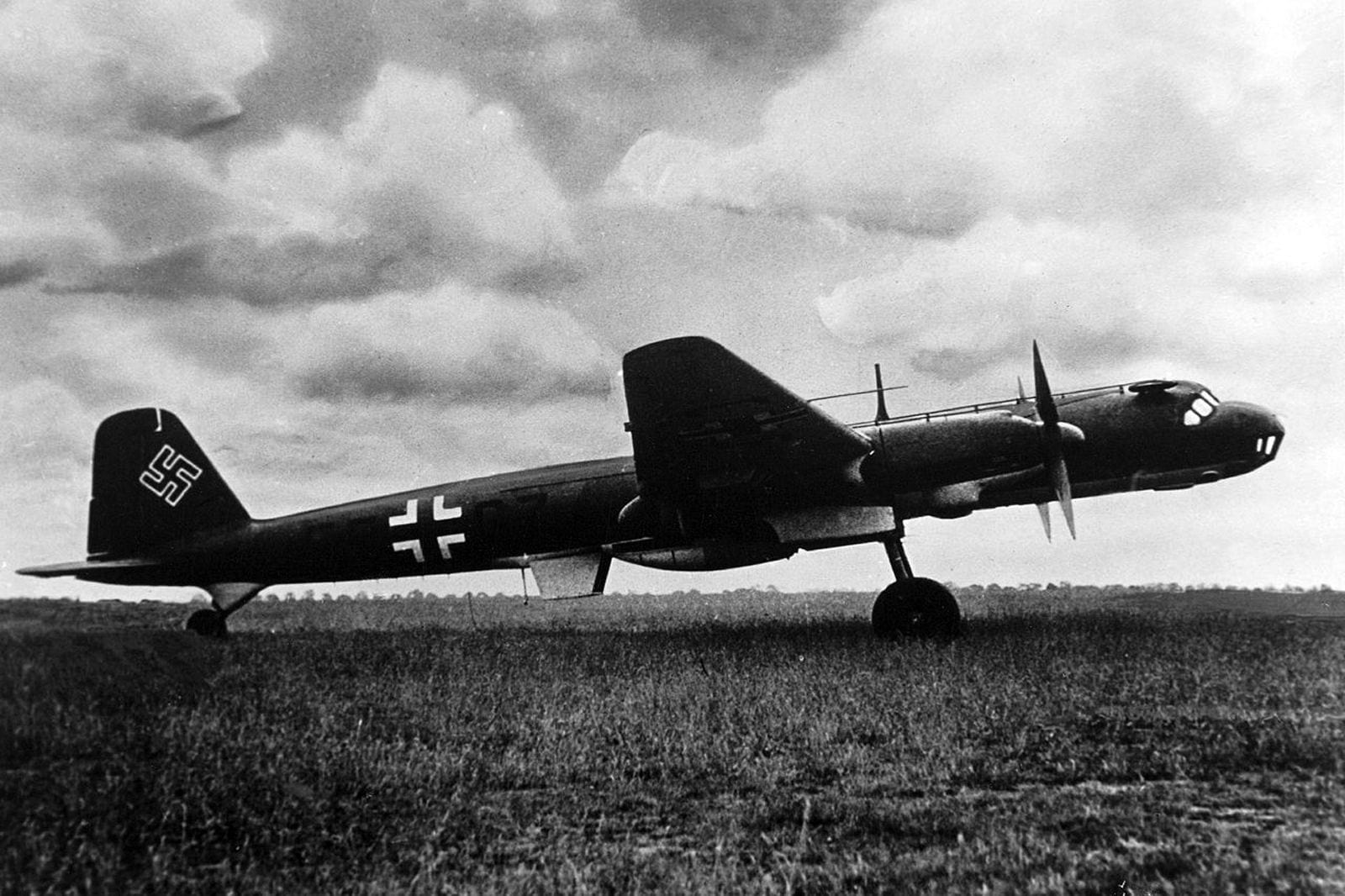 Cyber A�ro Breton - HENSCHEL HS 130