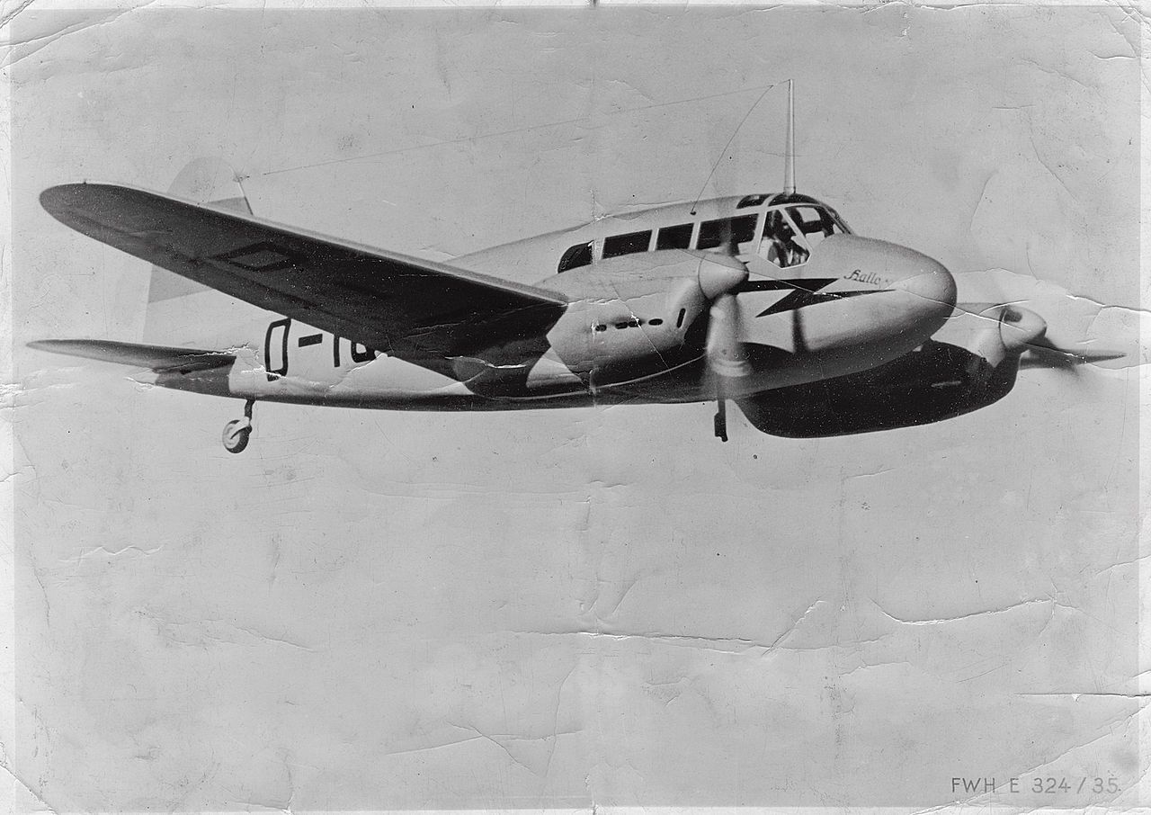 Cyber A�ro Breton - SIEBEL FH 104 A