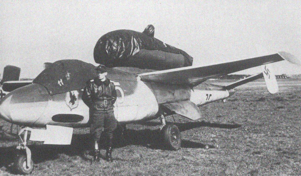 Cyber A�ro Breton - HEINKEL HE 162 A-1 SALAMANDER