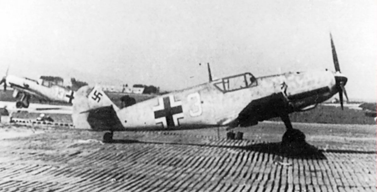 Cyber A�ro Breton - MESSERSCHMITT ME 109 T-2