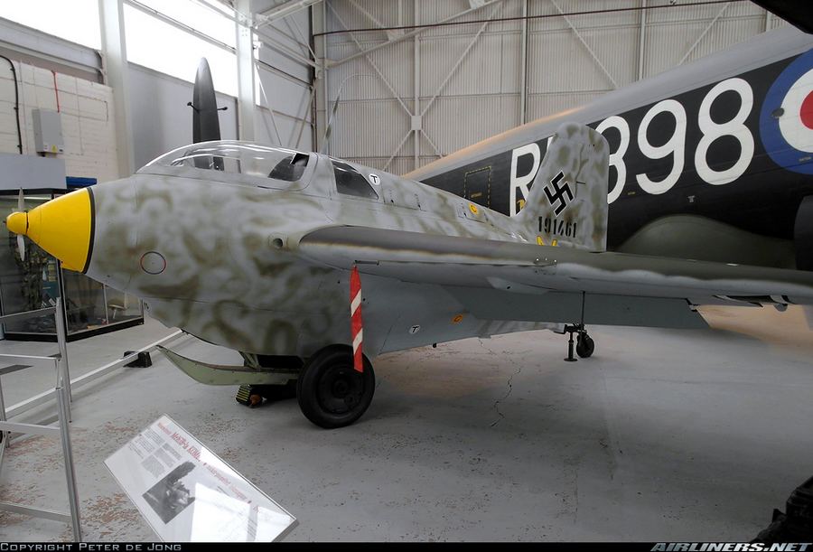 Cyber A�ro Breton - MESSERSCHMITT ME 163 B-1 KOMET