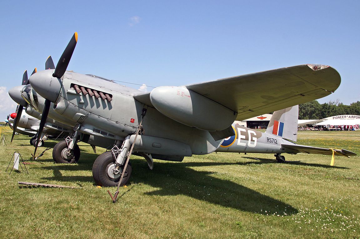 Cyber A�ro Breton - DE HAVILLAND MOSQUITO