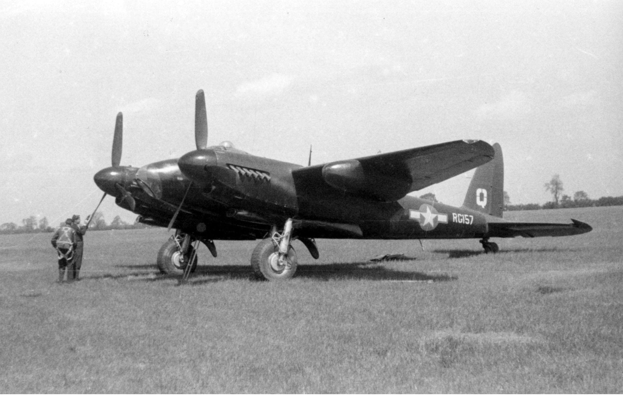 Cyber A�ro Breton - DE HAVILLAND MOSQUITO FB MK XVI