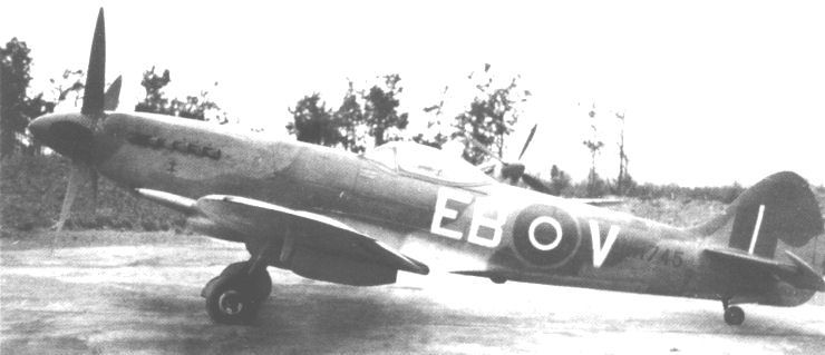 Cyber A�ro Breton - SUPERMARINE SPITFIRE L MK XIV