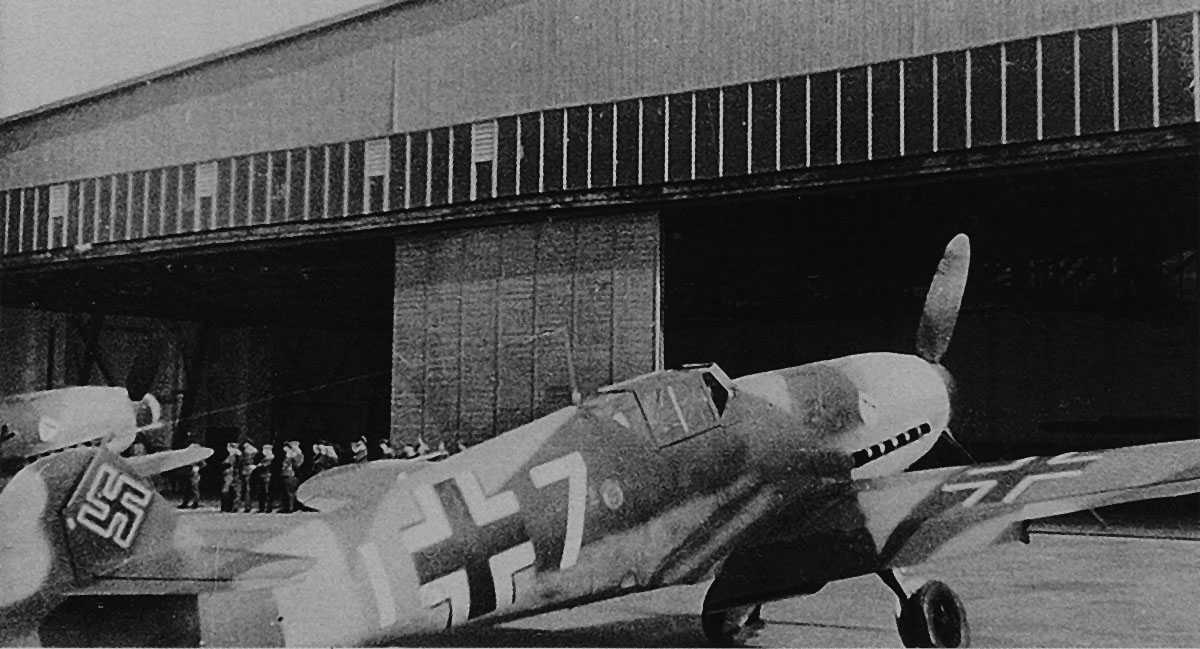 Cyber A�ro Breton - DM-UY ME109F_4